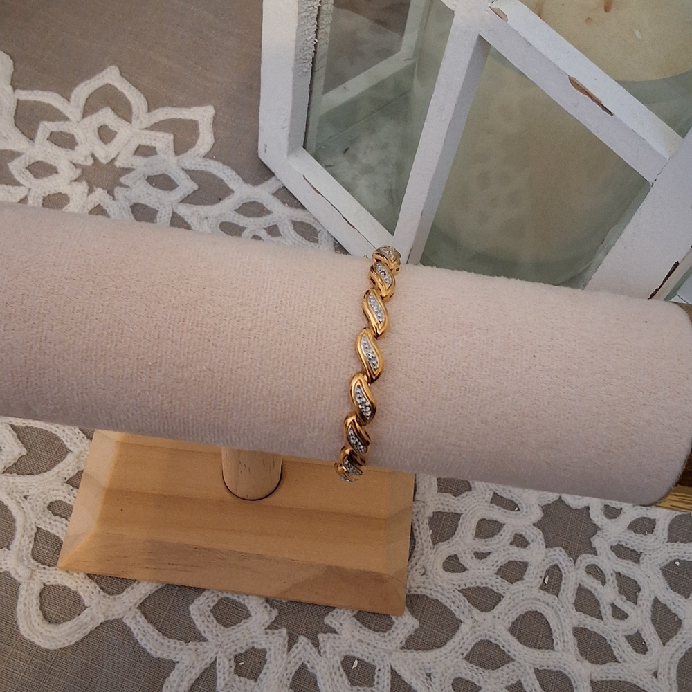 VTG, Gamma, Elegant Gold and Silver Women's Bracelet - Picture 6 of 6